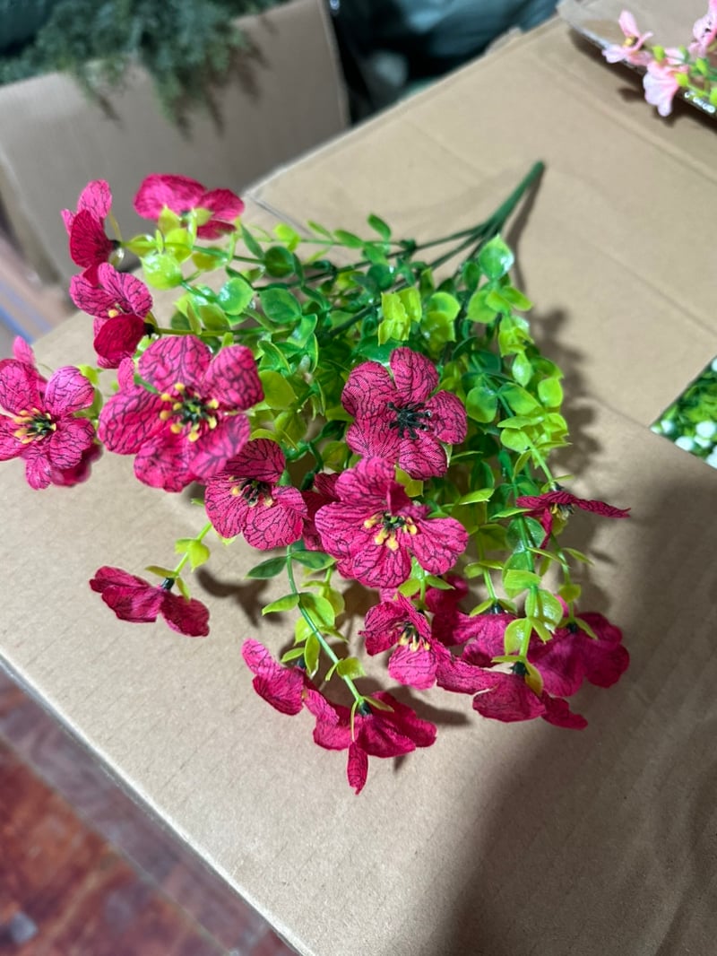 EverBloom – High Grade Material Artificial Flowers – Rose / Fill 1 POT ( 6 pieces)