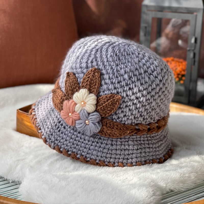 VintageGlow – Cozy Winter Cap – Grey