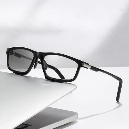 VisionSync – Adaptive Reading Glasses – image 3