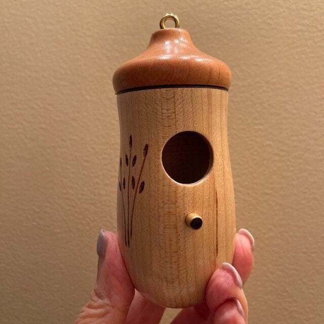 NatureSip – Wooden Hummingbird Feeder for Garden Lovers – image 9