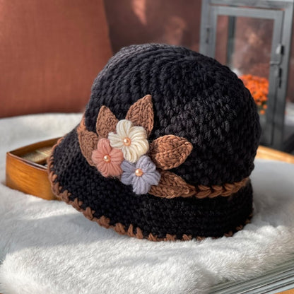VintageGlow – Cozy Winter Cap – Black