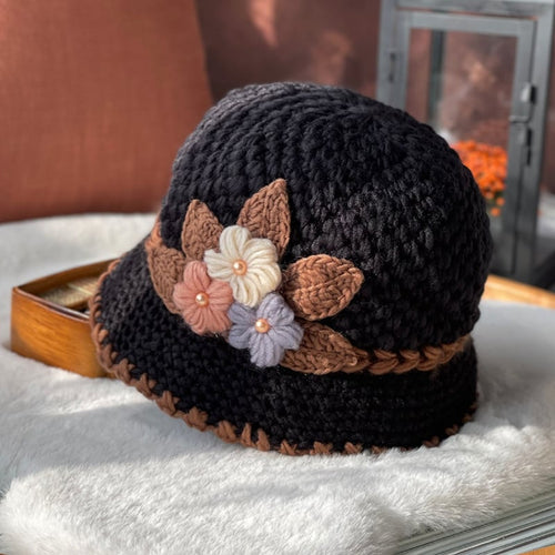 VintageGlow – Cozy Winter Cap – Black