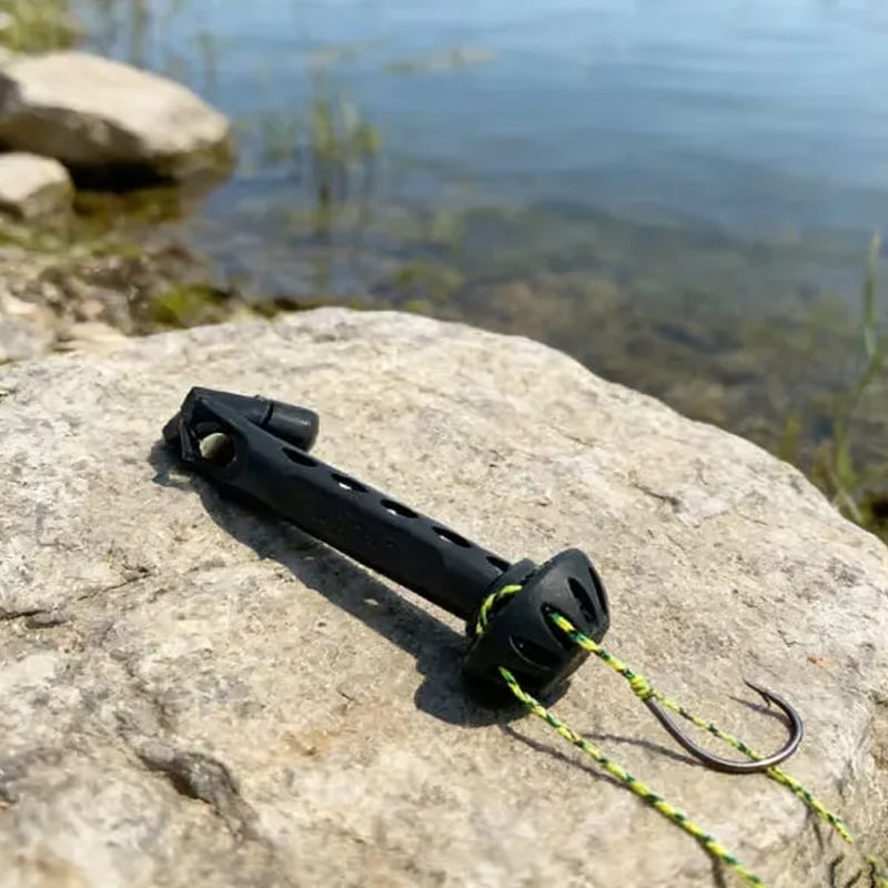 MagnaThread – Magnetic Fly Fishing Threader Tool – image 9