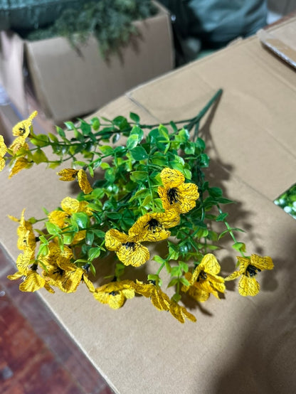 EverBloom – High Grade Material Artificial Flowers – Yellow / Fill 1 POT ( 6 pieces)