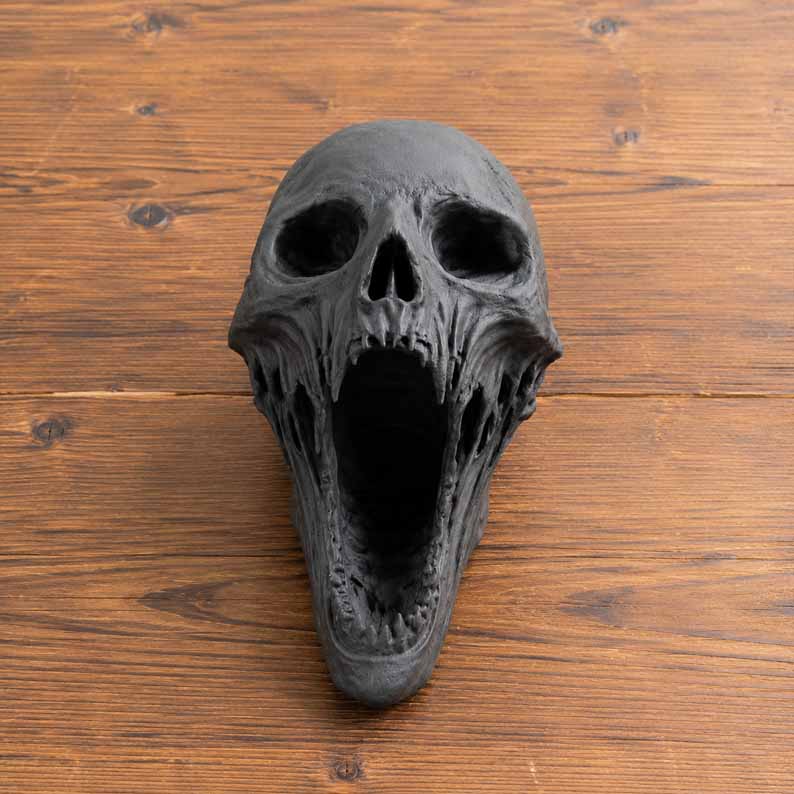 DreadHollow – Skull Collector Sculpture – Black / BUY 1