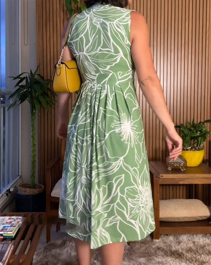 Seaside Elegance - Sleeveless Vacation Dress – image 8