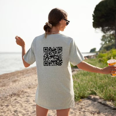 ScanMe – Funny QR Code Interactive T-Shirt – Gray / S