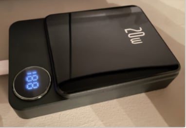 PowerVault – Wireless MacSafe Powerbank – Black / 5000mAh