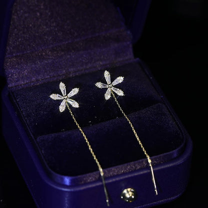 BloomSpark – Shiny Diamond Flower Earrings – Gold