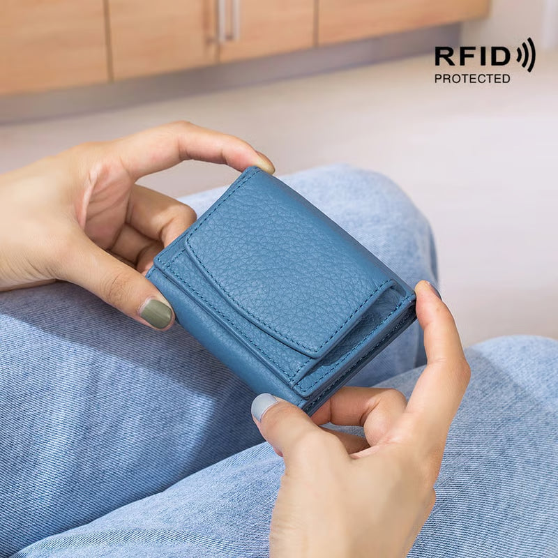 AuraVault - Premium Leather RFID Wallet – image 3