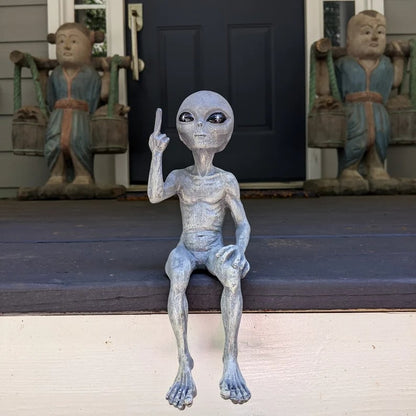 AlienMeme – Funny 2026 Alien Artwork – Middle Finger(Gray)