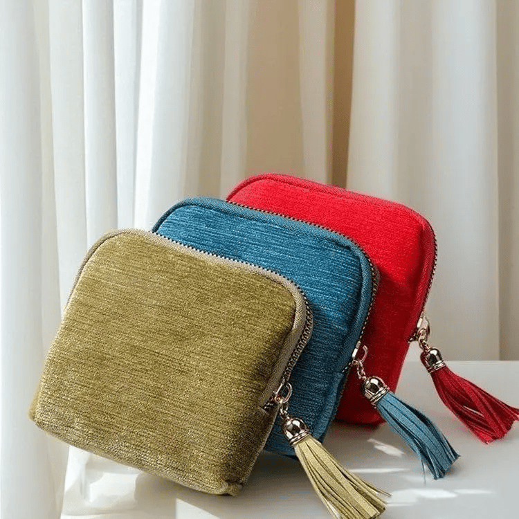 LuxeCarry – Portable Jewelry Storage Bag with Zipper – image 8