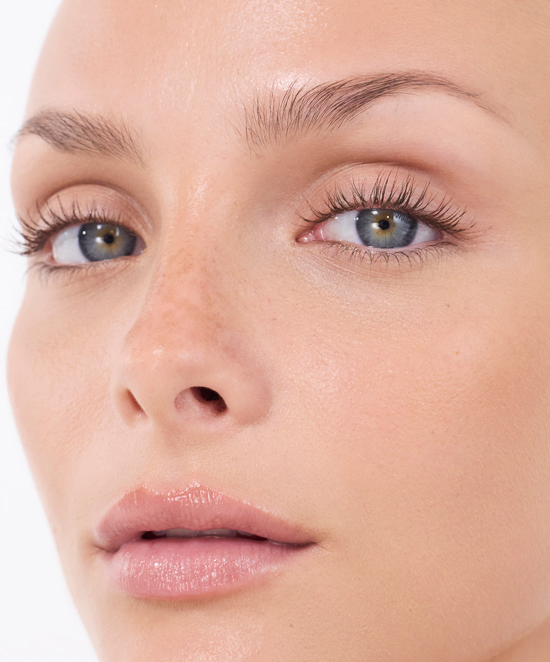 LumeLength – 12H Sculpt, Lift & Lengthen Mascara – image 9