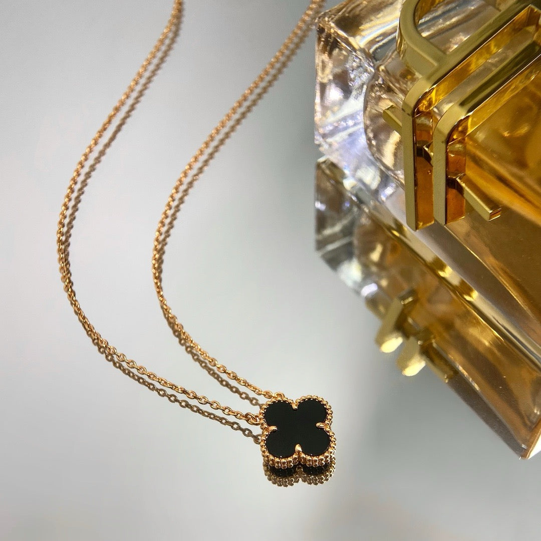 CelestiaGlow – Timeless Sparkle Pendant Necklace – Silver alloy - 14k gold plated / Rose Gold