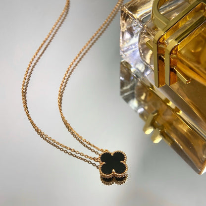 CelestiaGlow – Timeless Sparkle Pendant Necklace – Silver alloy - 14k gold plated / Rose Gold