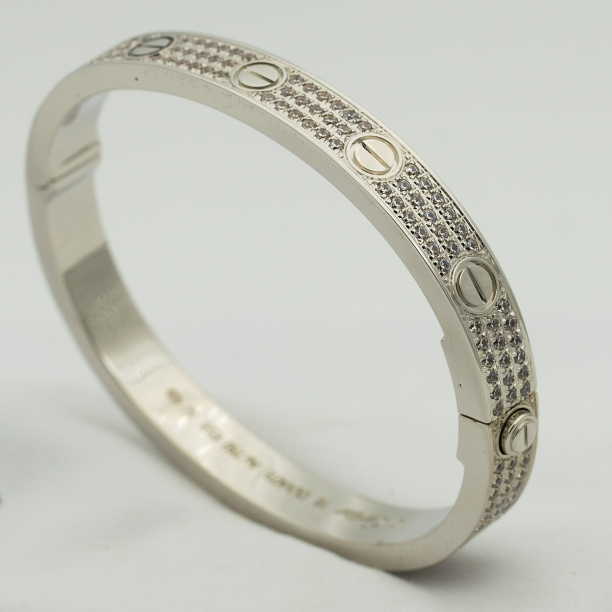 EternalGlow – Premium Diamond Love Bracelet – Silver / 16