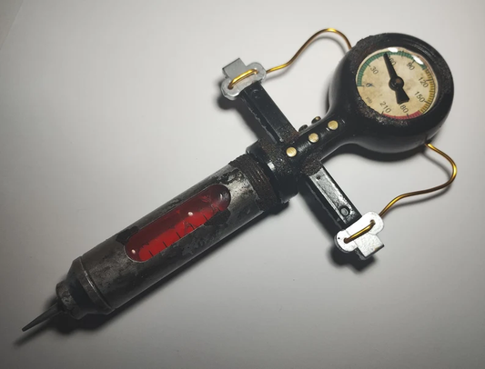 VaultAid – Stimpak Fallout Collectible – Weathered