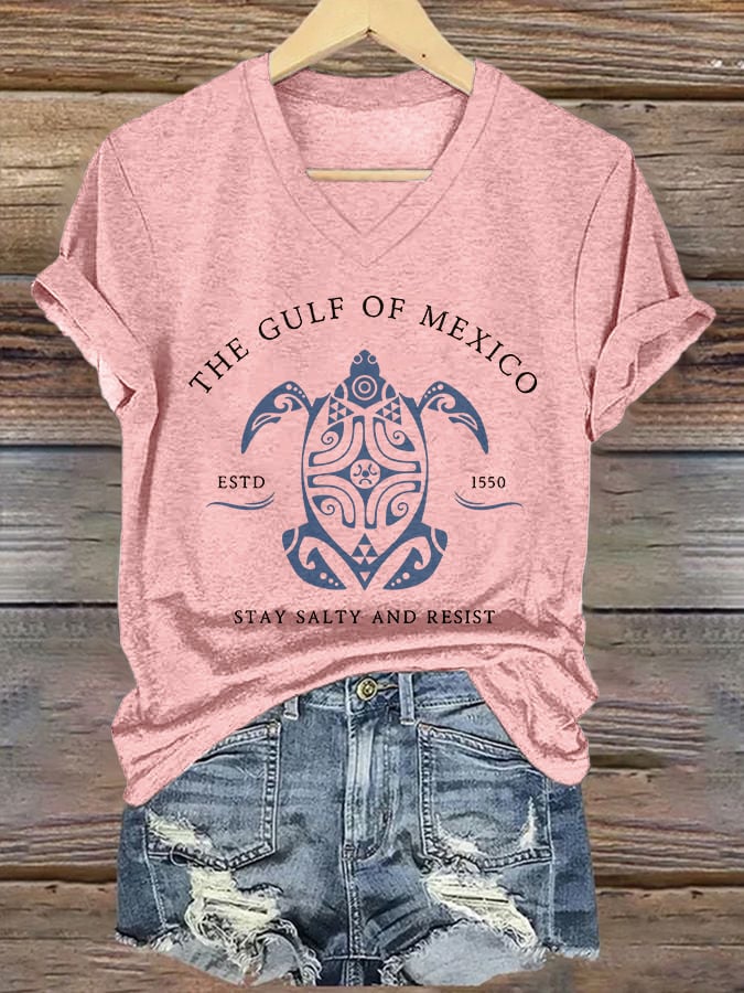 CoastMuse – Gulf Print V-Neck Women’s T-Shirt – Pink / S