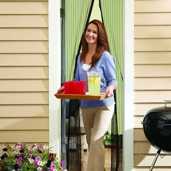 BreezeLock – Magnetic Mesh Fly Protection Door – image 2