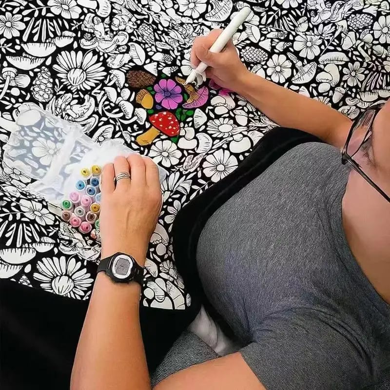 DoodleBlanket – 50×60 DIY Coloring Fleece Throw with 24 Marker Pens – Flowers