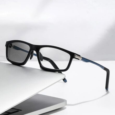 VisionSync – Adaptive Reading Glasses – Glossy Black / '+1.00 / 40-45 YEAR OF AGE