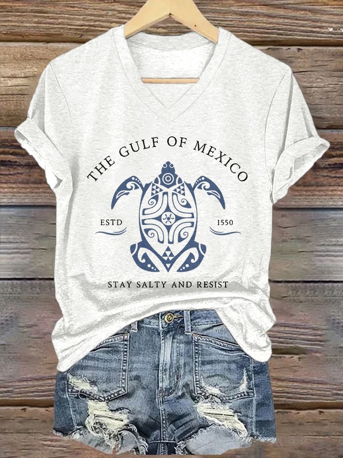 CoastMuse – Gulf Print V-Neck Women’s T-Shirt – White / S