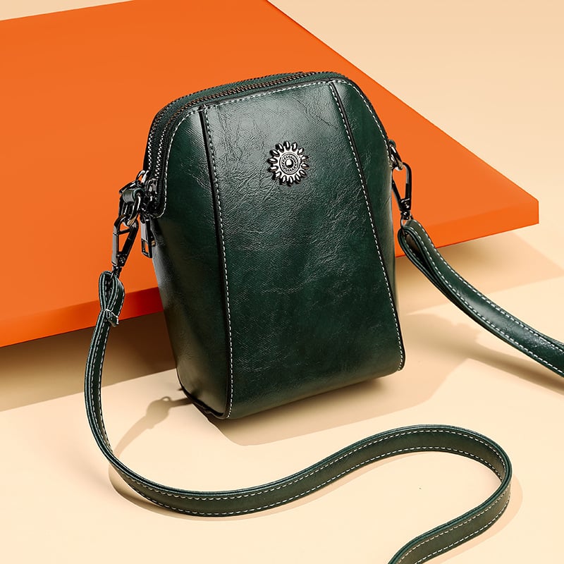 PocketChic – All-Match Vertical Cellphone Bag – Green