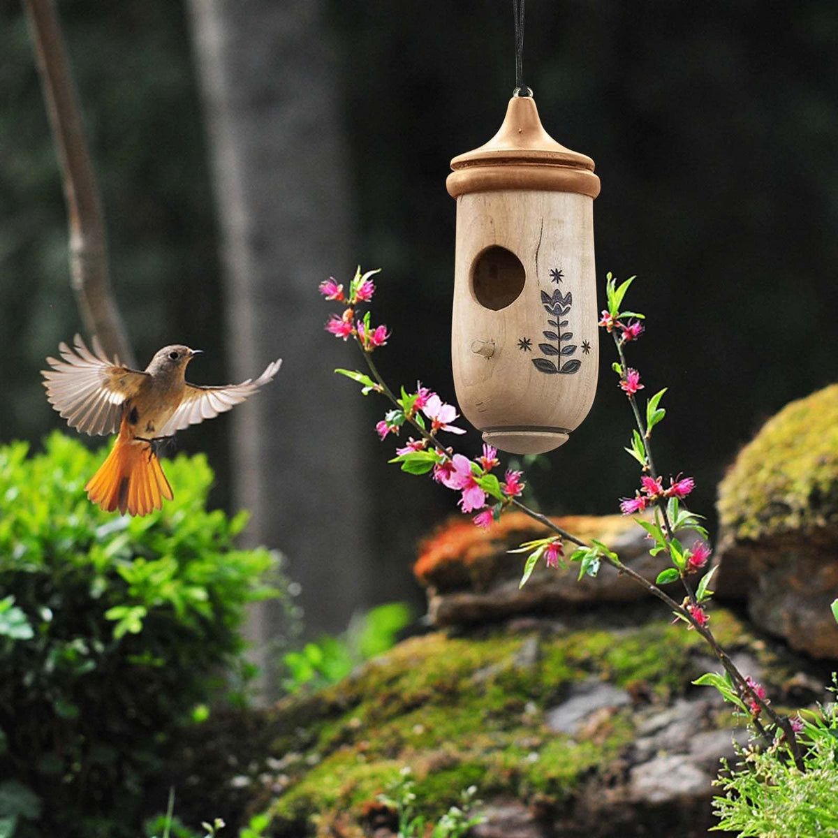 NatureSip – Wooden Hummingbird Feeder for Garden Lovers – image 4