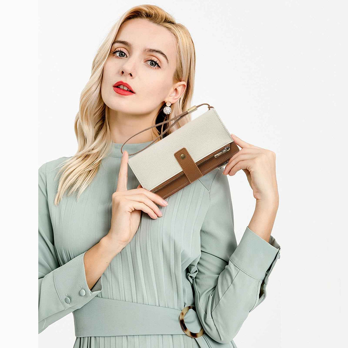LumeFold – Multi-Compartment Compact Wallet – image 3