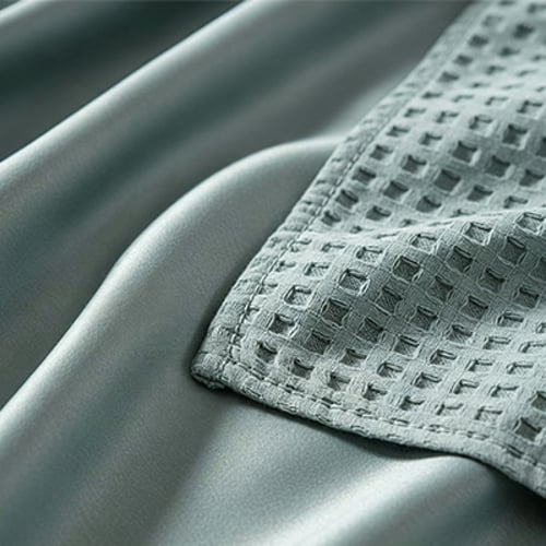 CloudWeave – Breathable Luxury Waffle Blanket – image 2